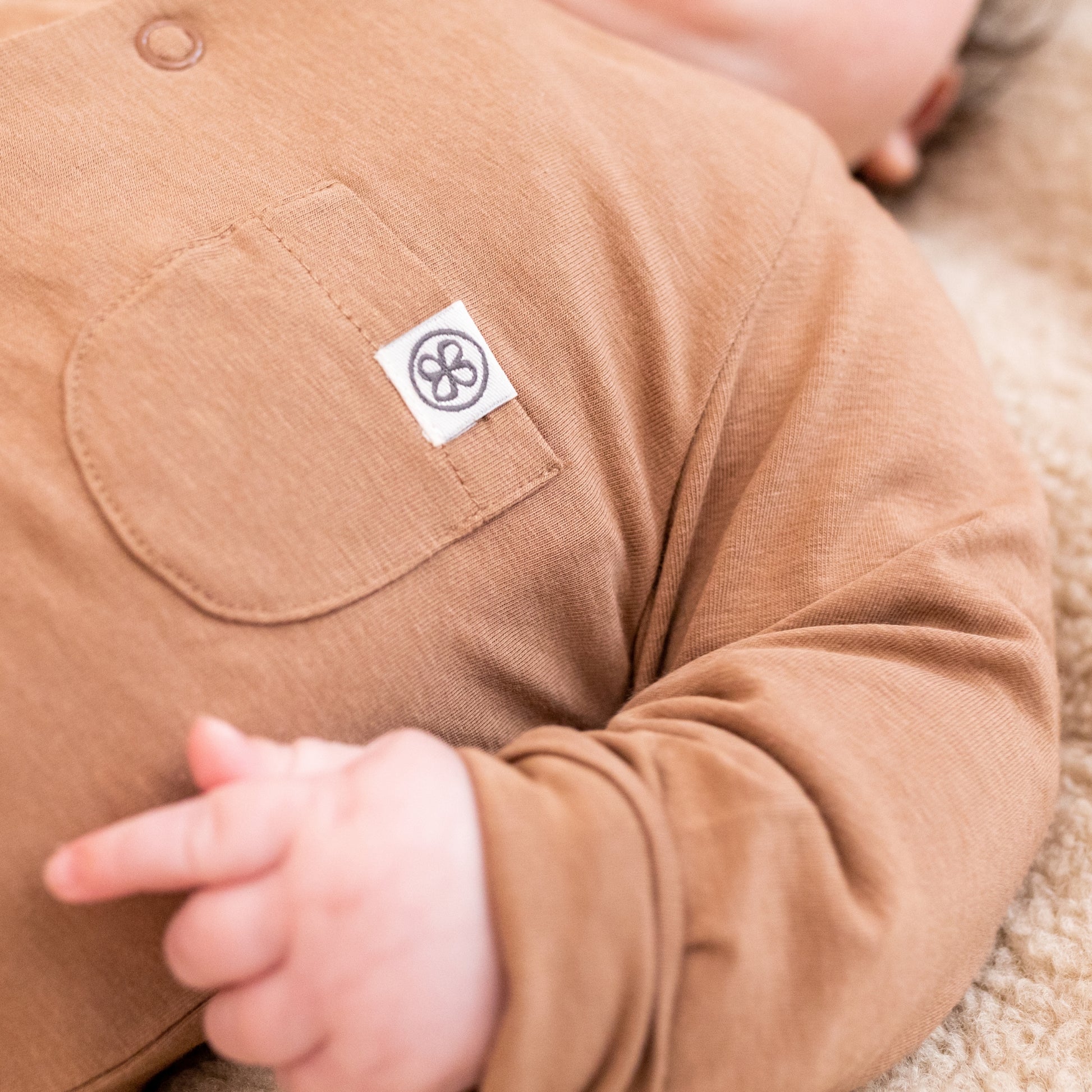 Details boxpakje Cloby Coconut Brown