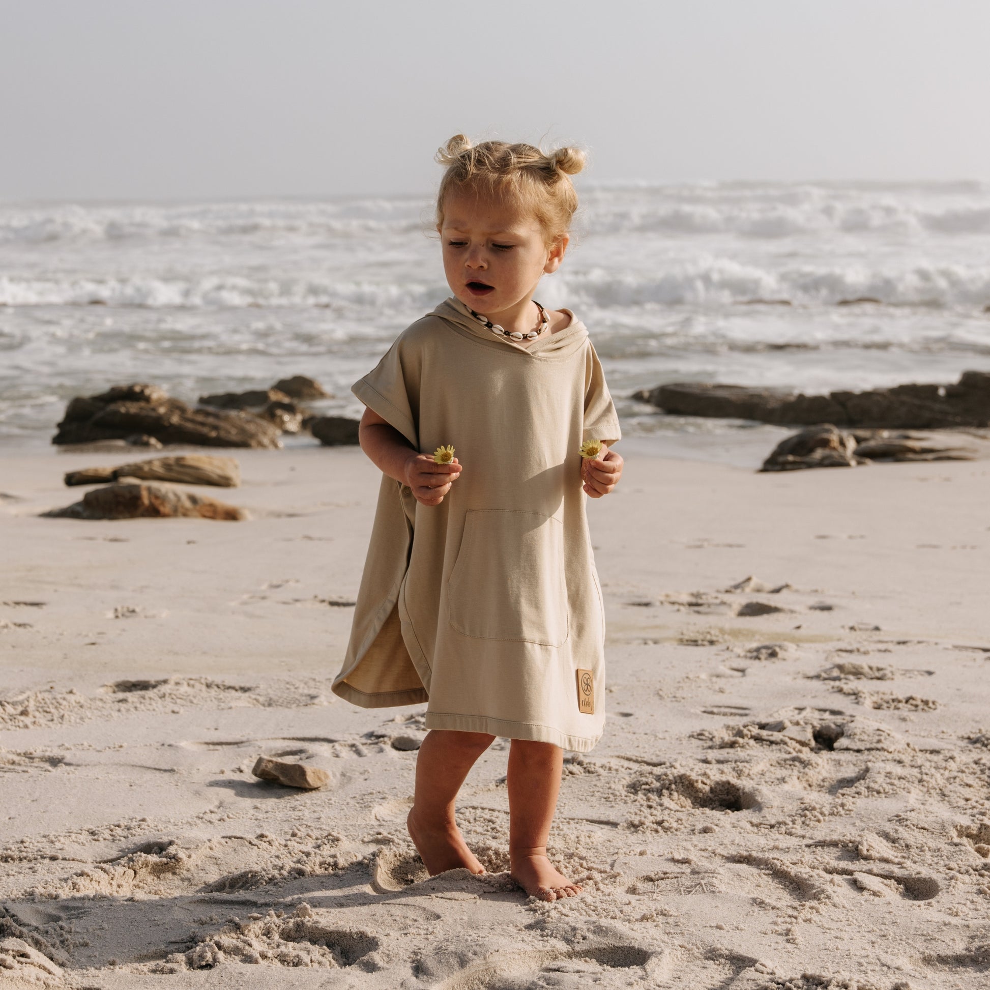 Cloby UV Poncho in Sandy Beach