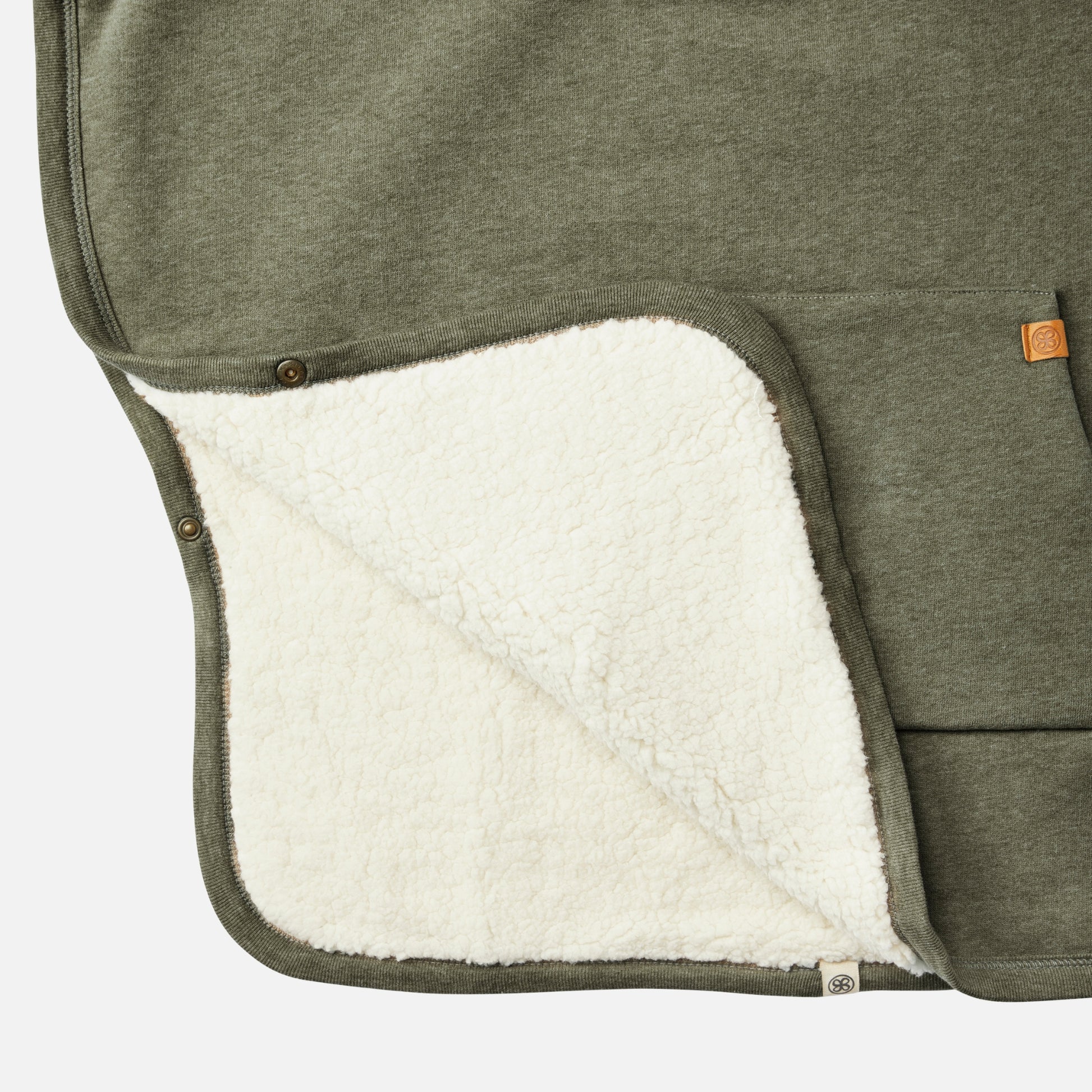 Teddy binnenkant van Forest Green kinderponcho