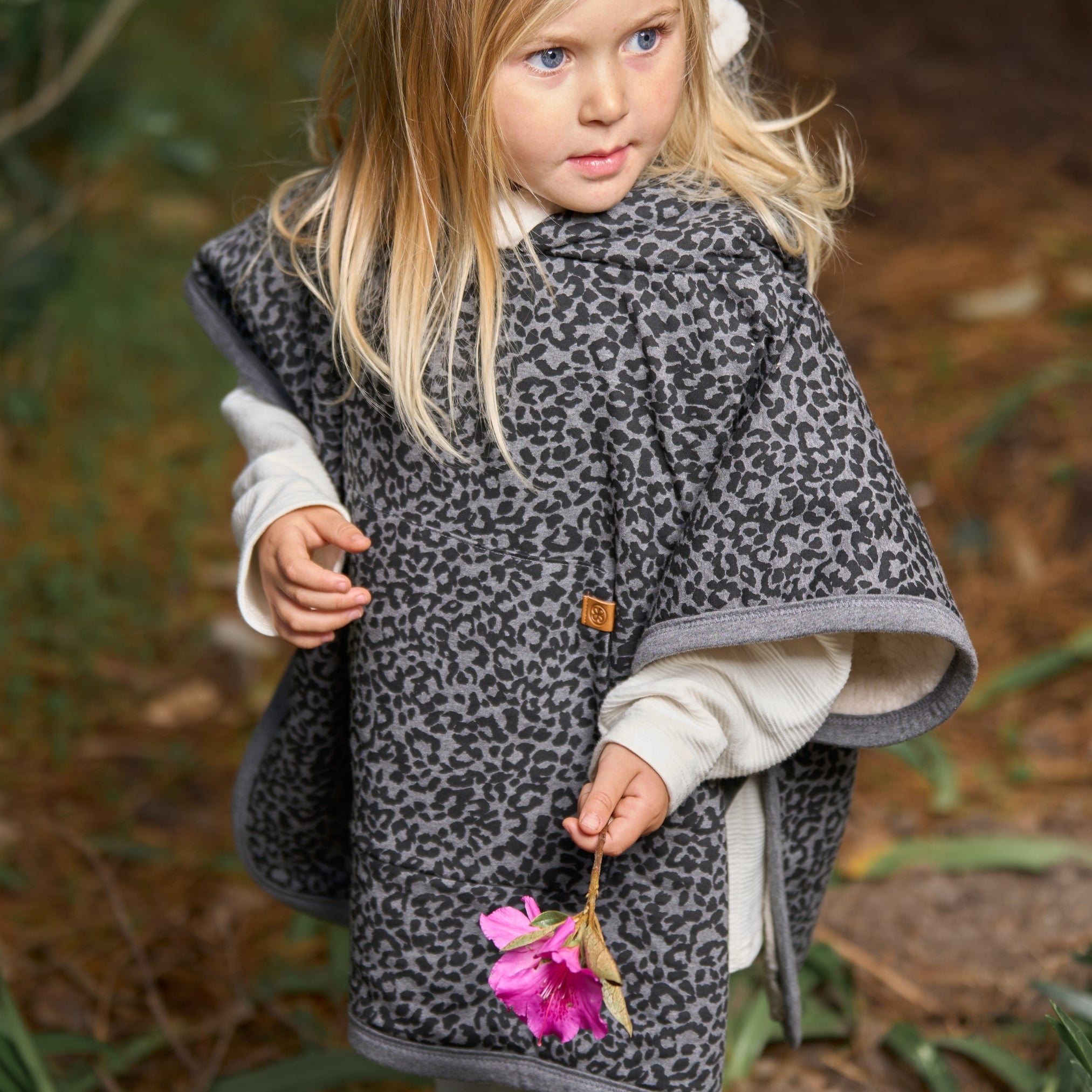 Leopard teddy kinderponcho voor winter