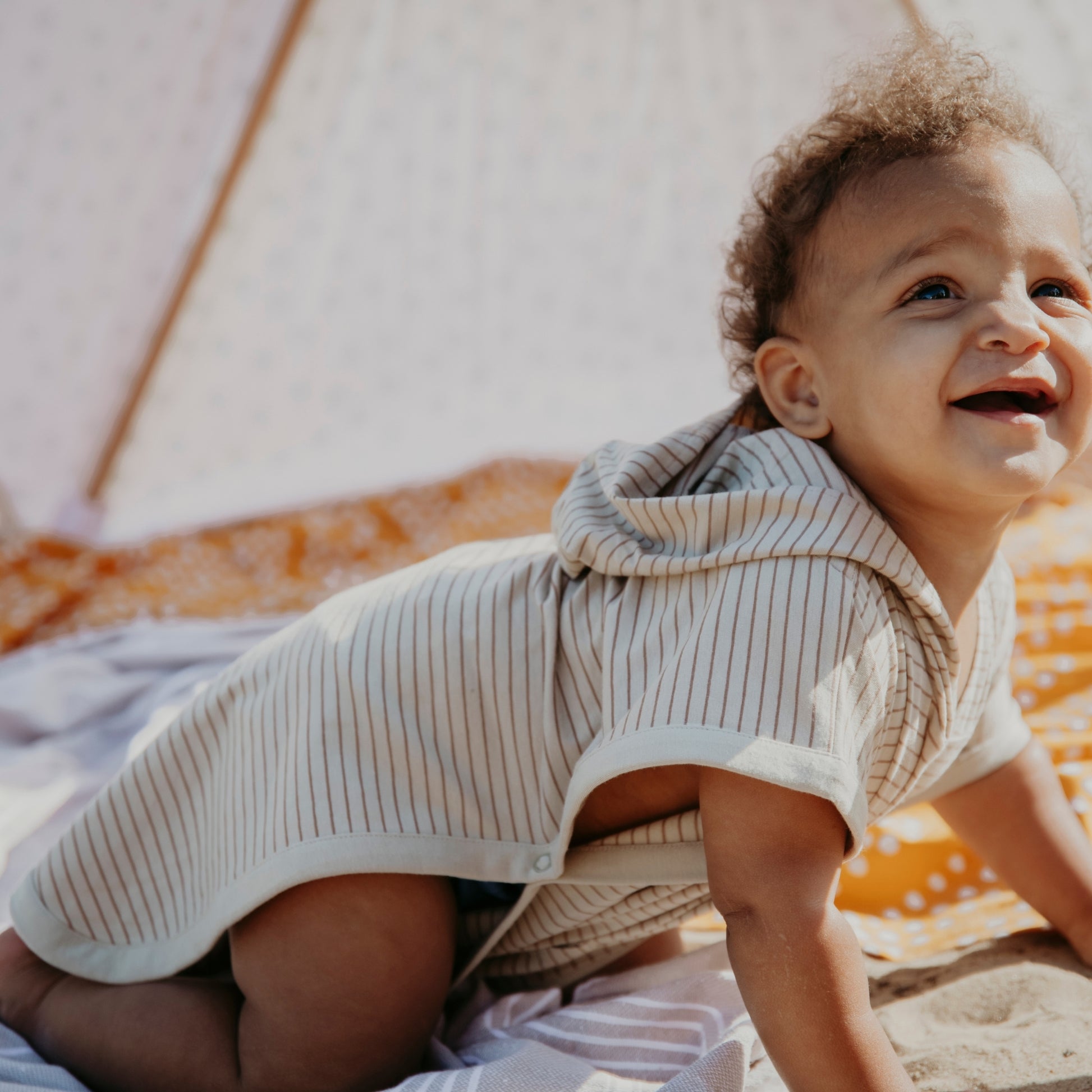 UV poncho in Sandy Beach Peanut Brown voor baby's en peuters