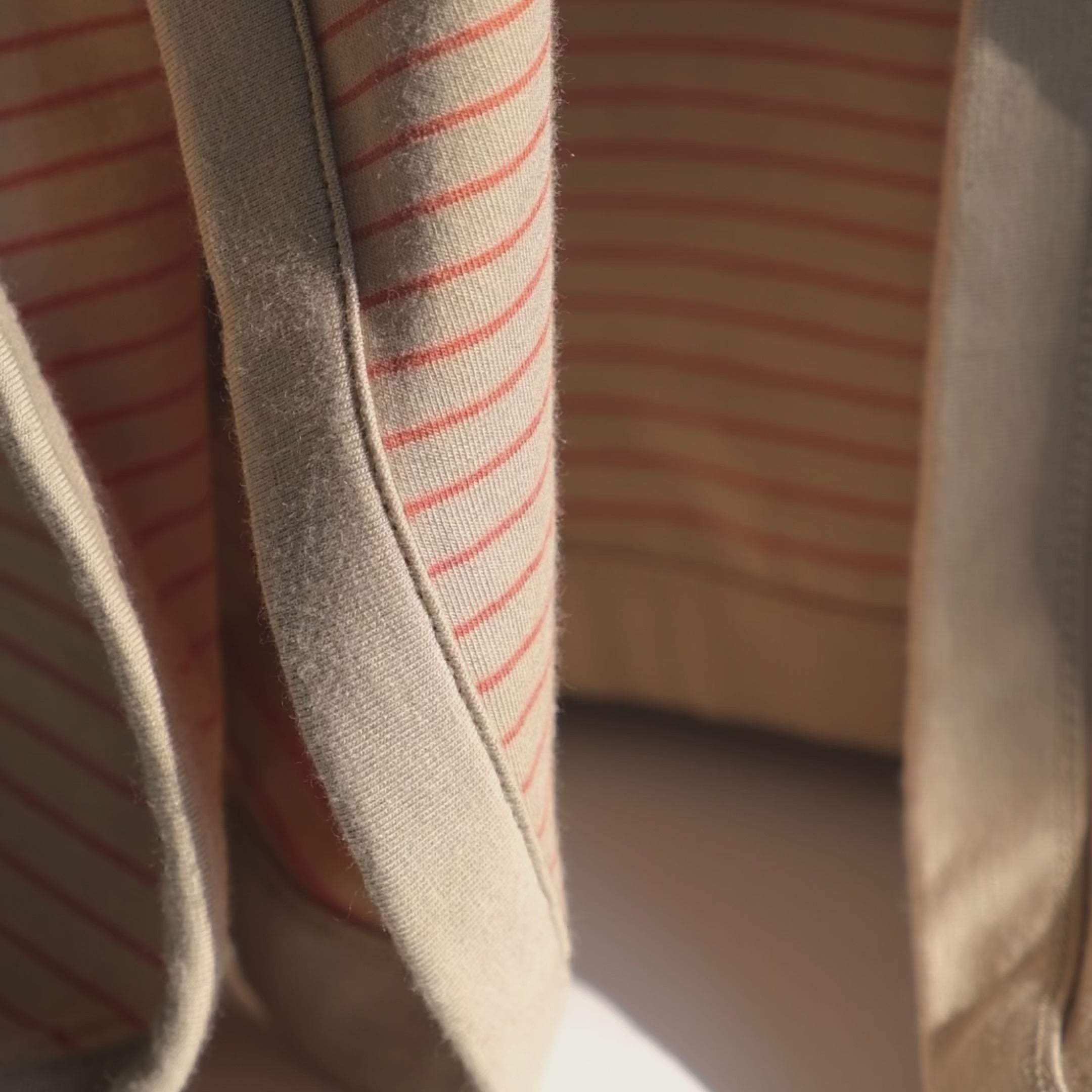 Video laden: UV-Poncho in Sandy Beach/Spicy Ginger – UPF 50+