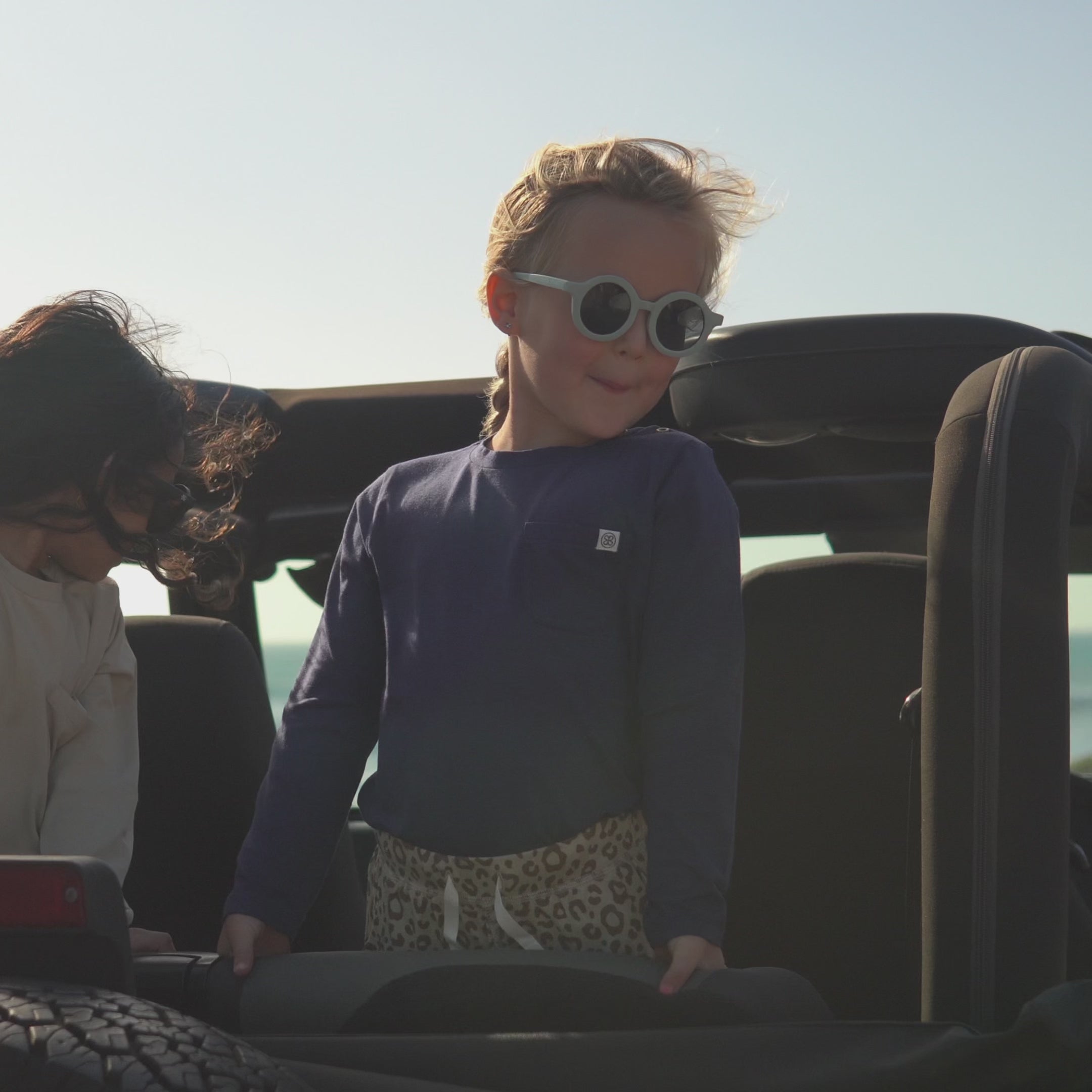 Video laden: Jogginghose in Leopard Brown – UPF 50+