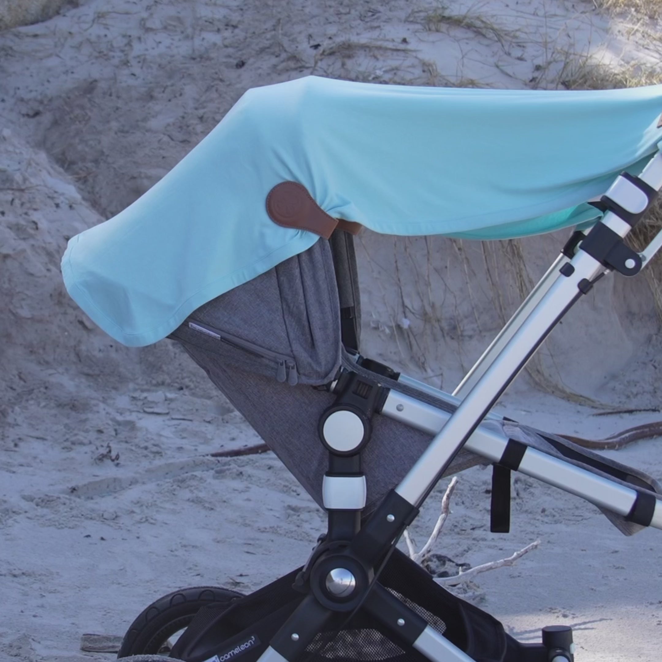 Load video: UV Blanket in Sea Blue – UPF 50+