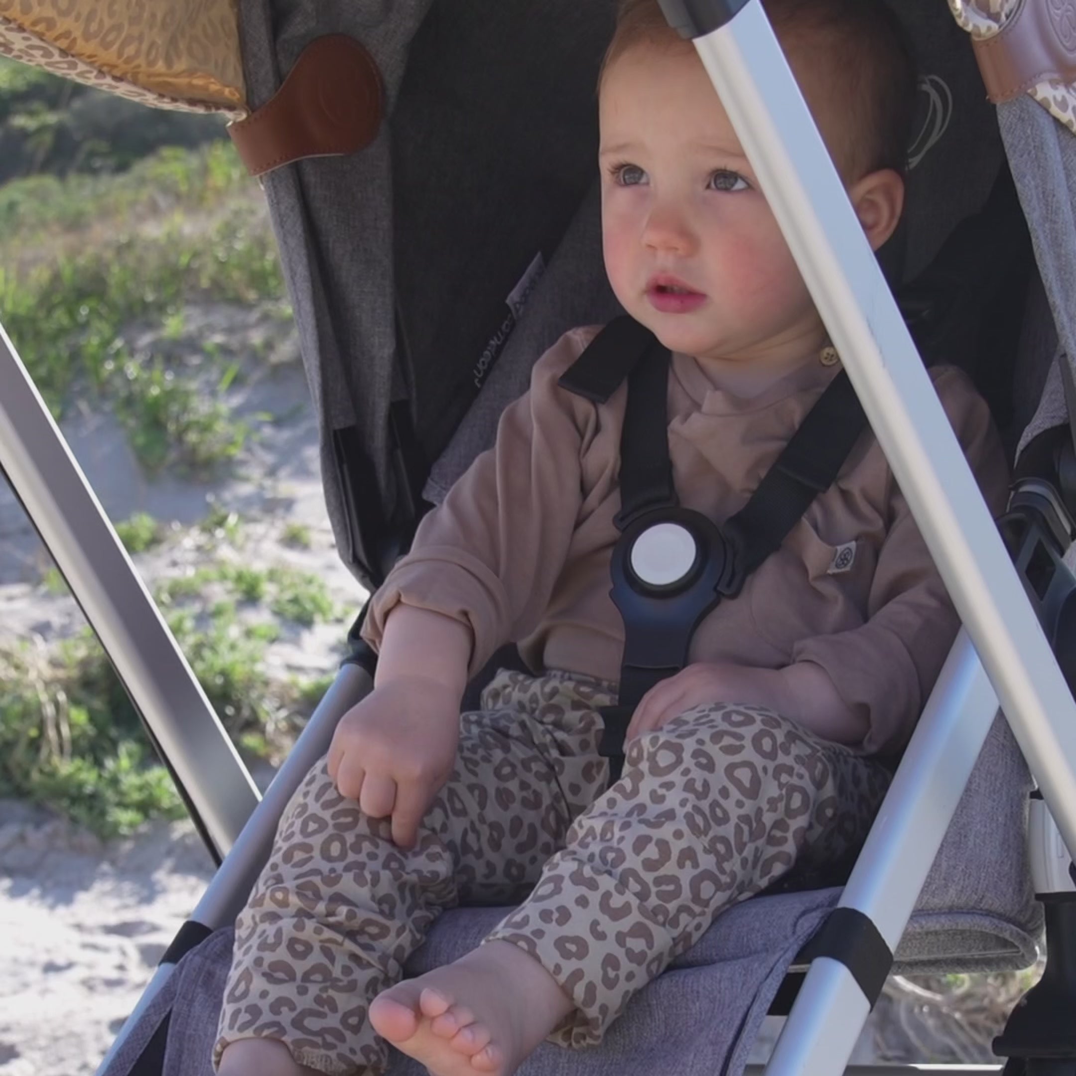 Video laden: UV-Decke in Leopard Brown – UPF 50+