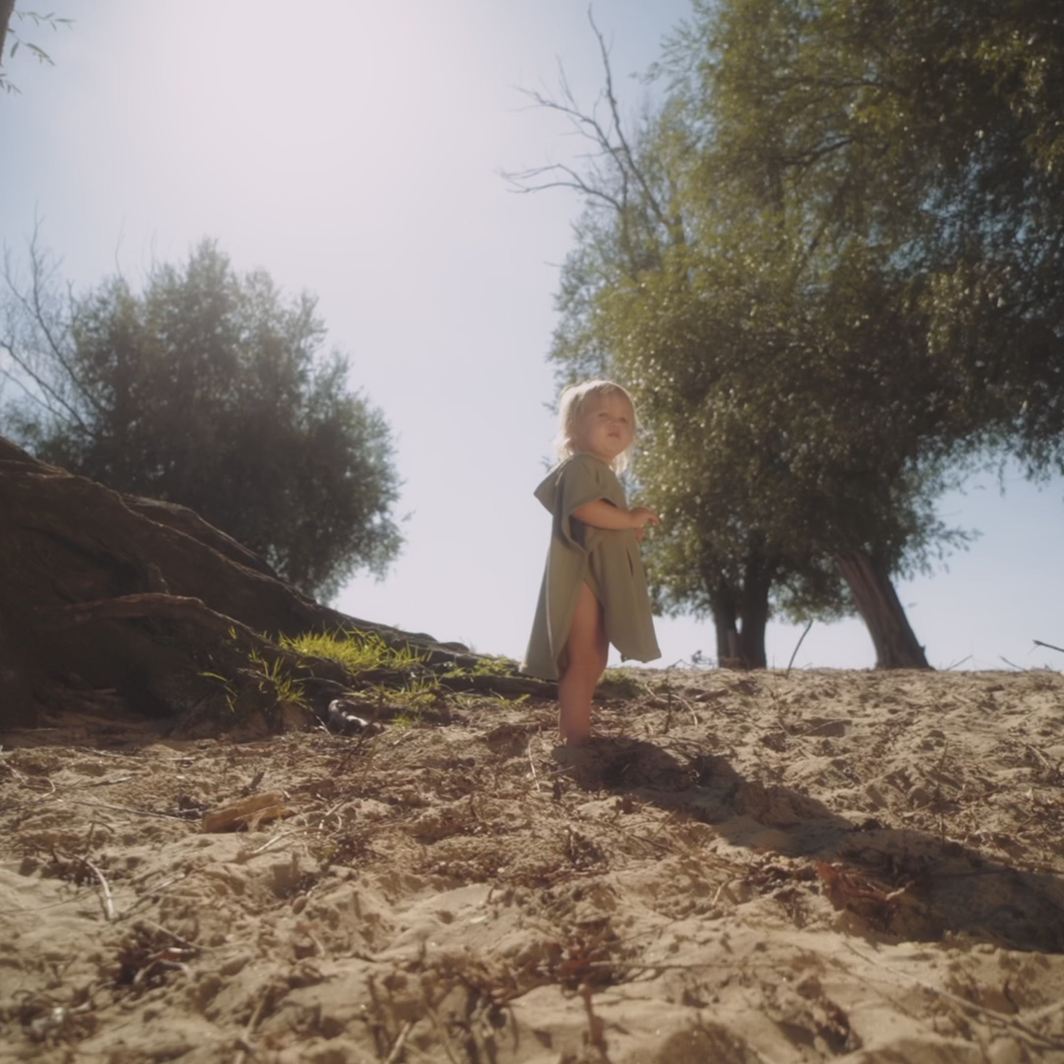 Load video: UV Poncho in Olive Green